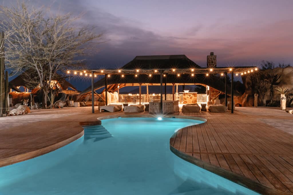 enene_ecolodge_activites_piscine_nuit