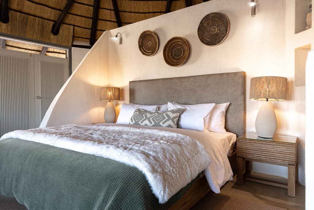 enene_ecolodge_chambre_interieur_lit_4