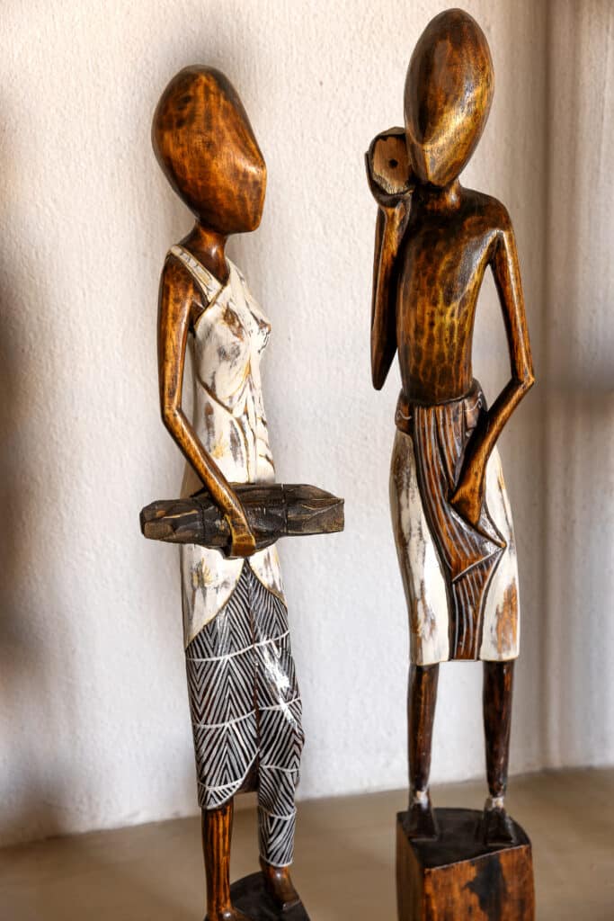 enene_namibie_maison_privilege_statue